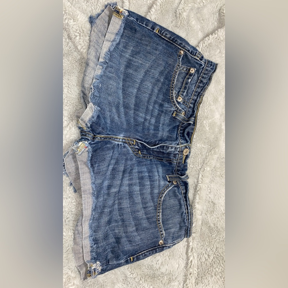 Levi’s boyfriend jean shorts size 9